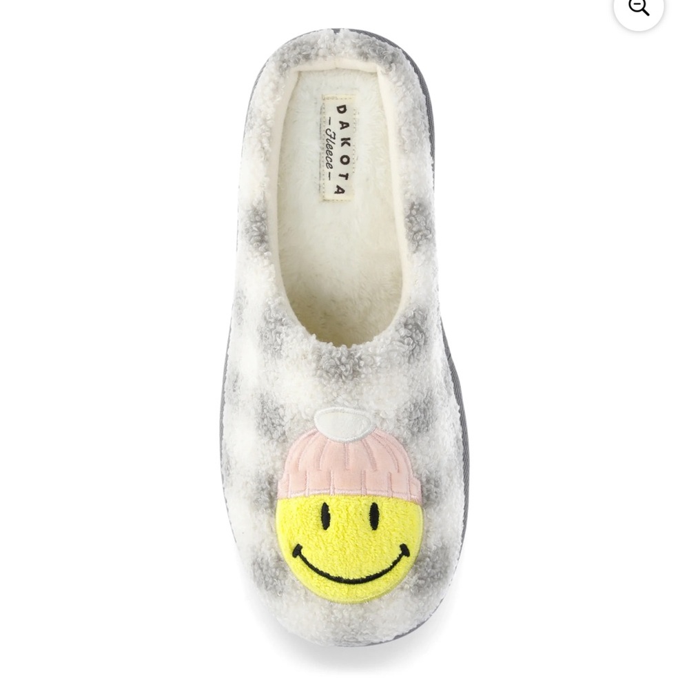 NWT Dakota Fleece Women's Cozy Smiley Slippers SIZE: 11-12